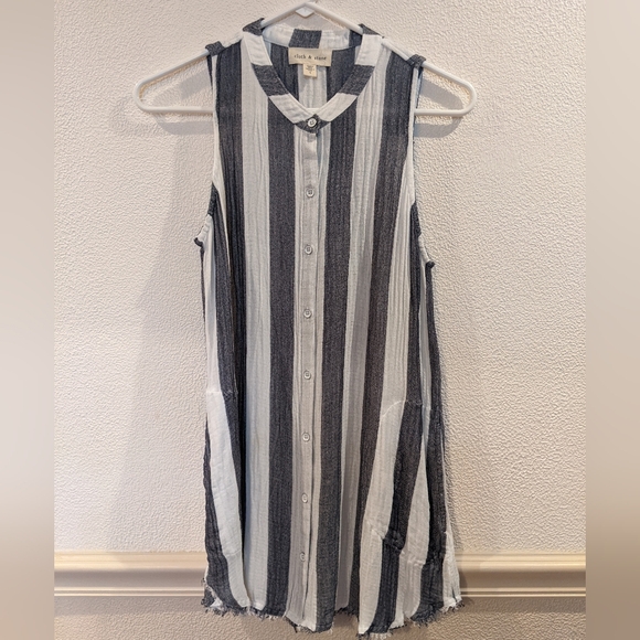 cloth & stone Tops - cloth & stone Swing Top w/Pockets
